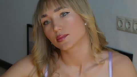 Chloe online show from April 28, 8:07 am