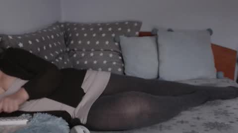 beatrice26 online show from December 6, 11:11 am