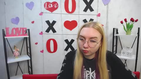 Snapshot of beatriceflyy chatting on February 2, 6:15 am BeatriceFlyy online show from February 2, 6:15 am