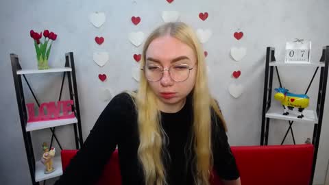 Snapshot of beatriceflyy chatting on December 8, 6:01 am BeatriceFlyy online show from December 8, 6:01 am