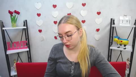 Snapshot of beatriceflyy chatting on December 18, 4:17 pm BeatriceFlyy online show from December 18, 4:17 pm