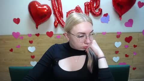 Snapshot of beatriceflyy chatting on March 9, 12:09 pm BeatriceFlyy online show from March 9, 12:09 pm