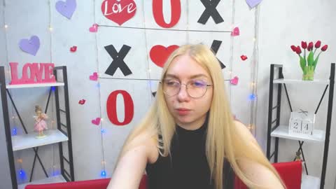 Snapshot of beatriceflyy chatting on February 24, 12:14 pm BeatriceFlyy online show from February 24, 12:14 pm