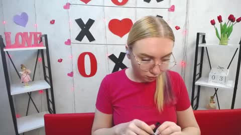 Snapshot of beatriceflyy chatting on February 3, 9:19 am BeatriceFlyy online show from February 3, 9:19 am