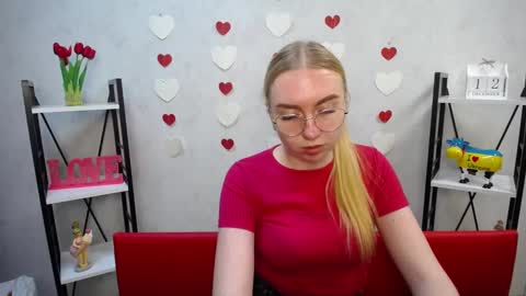 Snapshot of beatriceflyy chatting on December 12, 4:32 pm BeatriceFlyy online show from December 12, 4:32 pm