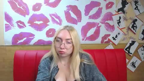 Snapshot of beatriceflyy chatting on September 18, 1:42 pm BeatriceFlyy online show from September 18, 1:42 pm