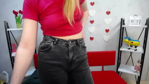 Snapshot of beatriceflyy chatting on December 7, 4:14 pm BeatriceFlyy online show from December 7, 4:14 pm