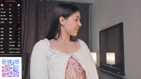 Beatrix or Triss3 online show from September 26, 7:17 am