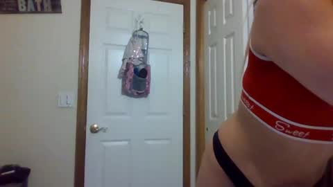 Julie Nicole online show from December 4, 6:55 am