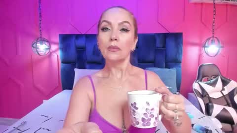 Chantall online show from September 16, 11:40 am