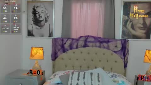 Ariana Reyes online show from October 29, 1:04 pm