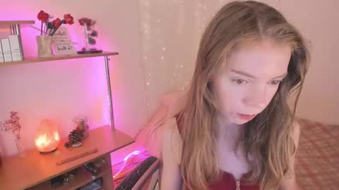 Snapshot of beautyeliise chatting on September 23, 9:18 am Eliise online show from September 23, 9:18 am