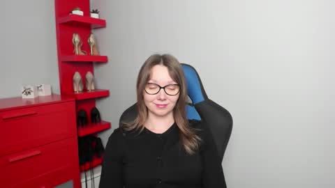 Zoe online show from December 3, 8:06 am