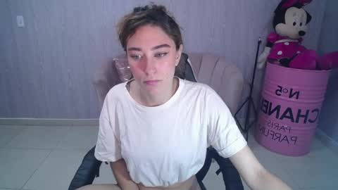 beba_fox_a online show from November 15, 3:40 am