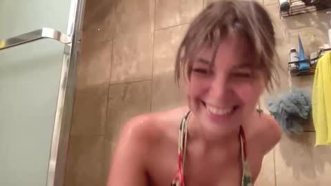 beebeebuzzzzzz online show from April 21, 6:09 am