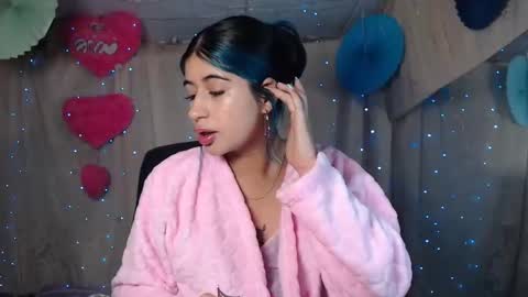 modelo independiente online show from January 5, 11:01 pm