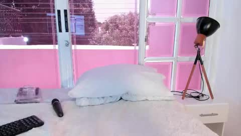 BELLA online show from February 28, 5:01 pm