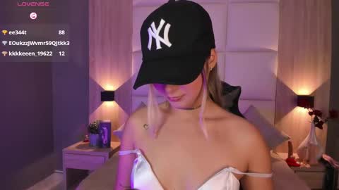 Bella cam online show from October 9, 8:24 pm