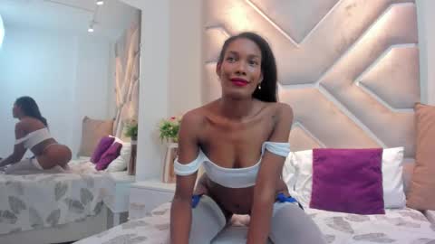 BELLA  online show from November 20, 4:46 am