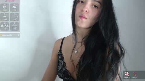 Snapshot of bella_musee chatting on January 10, 1:32 am   online show from January 10, 1:32 am