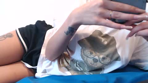 Snapshot of bella_rose24 chatting on October 20, 12:08 pm bella_rose24 online show from October 20, 12:08 pm