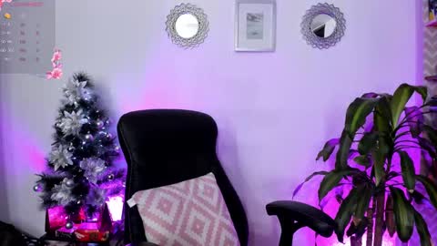 Bella online show from December 22, 10:04 pm