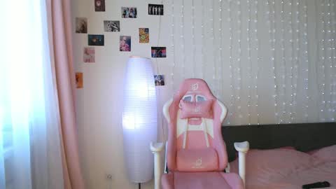 Bella Torress online show from April 10, 6:30 am