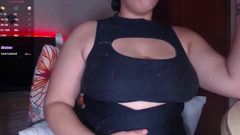 bella_xx9 online show from January 30, 1:55 am
