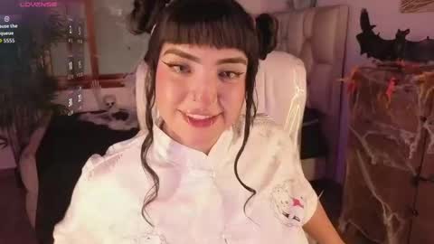 Snapshot of bellaa_miller chatting on October 16, 8:11 pm Bella  online show from October 16, 8:11 pm