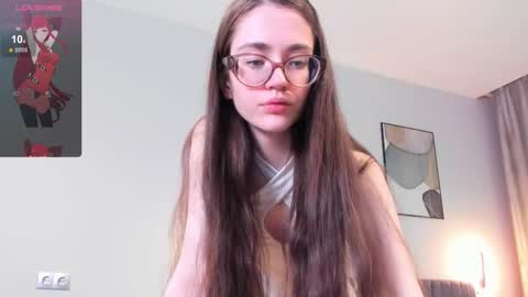 BellaCatLovesMeat online show from October 27, 7:30 pm