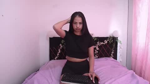 Snapshot of bellagoddessss chatting on October 10, 9:20 pm bella  online show from October 10, 9:20 pm