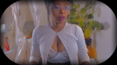 Snapshot of bellahproudly chatting on October 23, 9:26 am Bellah online show from October 23, 9:26 am