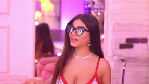 Bella online show from January 9, 7:07 pm