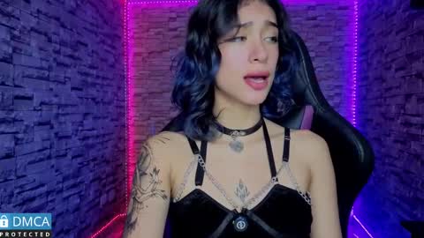   online show from September 30, 8:13 pm