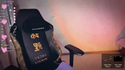 Your Annabelle Wolf  online show from October 6, 7:18 pm