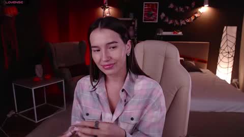 Snapshot of bellla_haddid chatting on October 23, 1:11 am Bella online show from October 23, 1:11 am