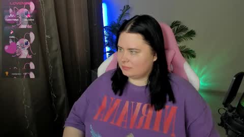 LinaBoo online show from December 20, 6:17 am