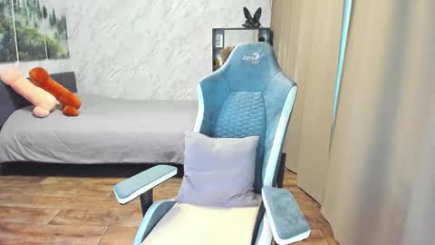 Snapshot of berry_lipsss chatting on September 11, 11:21 am Im Lola online show from September 11, 11:21 am