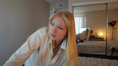 Chloe Next stream on Friday online show from November 29, 8:35 pm