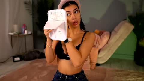 Betty online show from October 17, 4:05 am