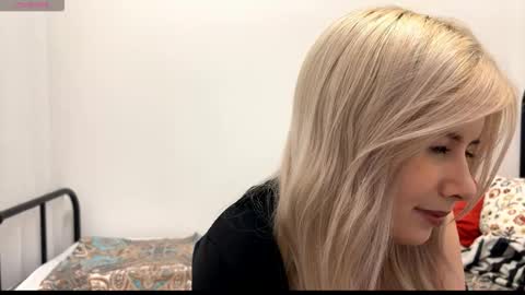 BlondeReka ITS MY 1st DAY HERE online show from December 2, 7:16 pm