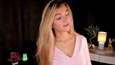 Maddie online show from February 23, 3:23 pm