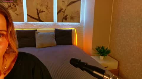 Betty online show from April 3, 8:18 pm