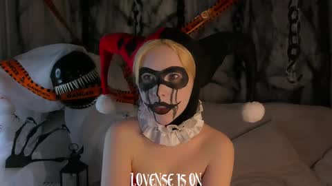 Eliz online show from October 31, 1:29 am