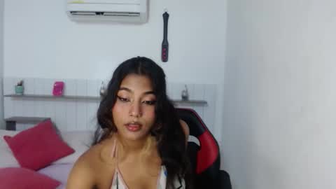 bia_lux online show from November 12, 9:46 pm