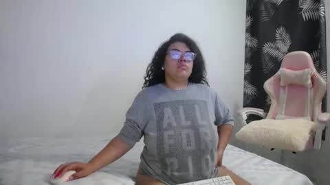 Bianca Tuesday to Sunday from 2am to 6am UTC-5 online show from February 18, 9:30 am