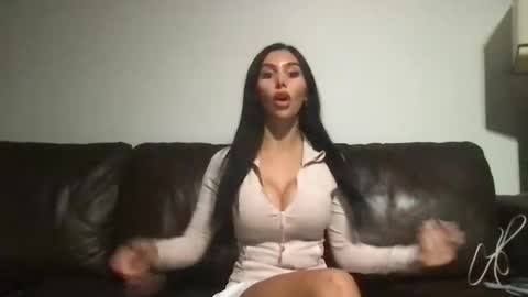 Snapshot of biancaawoods chatting on October 21, 1:42 am Bianca Woods online show from October 21, 1:42 am