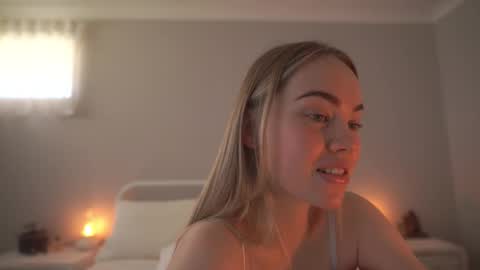 Snapshot of bibi_it_is chatting on September 21, 1:37 am Bibi online show from September 21, 1:37 am