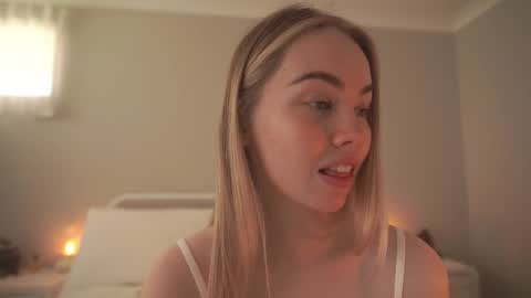 Snapshot of bibi_it_is chatting on October 4, 1:33 am Bibi online show from October 4, 1:33 am