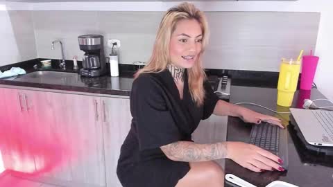 big__pussy69 online show from February 13, 4:19 pm